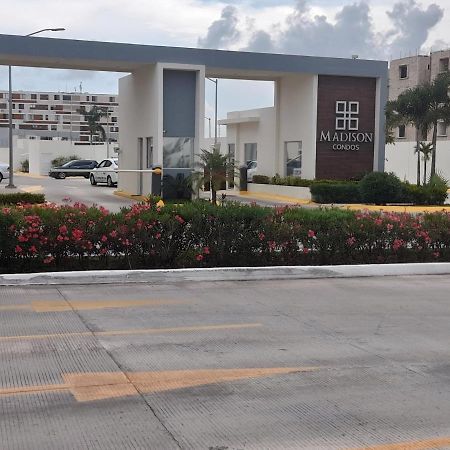 Gorgeous Apartment Hoestel Long Island! Cancún Exteriör bild